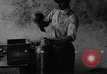 Immagine di La fabbricazione di proiettili di mortaio Italia, 1916, secondo 53 filmato di repertorio 65675048466