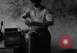 Immagine di La fabbricazione di proiettili di mortaio Italia, 1916, secondo 57 filmato di repertorio 65675048466