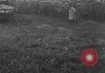 Immagine di Serbatoio francese di dimostrazione per le truppe degli Stati Uniti Picardia Francia, 1918, secondo 4 filmato di repertorio 65675048480