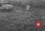 Immagine di Serbatoio francese di dimostrazione per le truppe degli Stati Uniti Picardia Francia, 1918, secondo 8 filmato di repertorio 65675048480