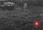 Immagine di Serbatoio francese di dimostrazione per le truppe degli Stati Uniti Picardia Francia, 1918, secondo 11 filmato di repertorio 65675048480