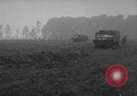 Immagine di Serbatoio francese di dimostrazione per le truppe degli Stati Uniti Picardia Francia, 1918, secondo 46 filmato di repertorio 65675048480