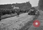 Immagine di American fanti con serbatoi di francese Francia, 1918, secondo 33 filmato di repertorio 65675048484