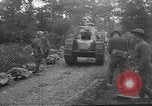 Immagine di American fanti con serbatoi di francese Francia, 1918, secondo 37 filmato di repertorio 65675048484