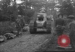 Immagine di American fanti con serbatoi di francese Francia, 1918, secondo 38 filmato di repertorio 65675048484