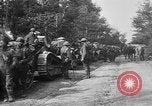 Immagine di American fanti con serbatoi di francese Francia, 1918, secondo 56 filmato di repertorio 65675048484