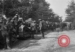 Immagine di American fanti con serbatoi di francese Francia, 1918, secondo 62 filmato di repertorio 65675048484