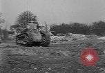 Standbild Allied Tank Frankreich, 1918, aus Sekunde 32 historischem Filmmaterial Videoclip 65675048488