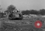 Standbild Allied Tank Frankreich, 1918, aus Sekunde 34 historischem Filmmaterial Videoclip 65675048488