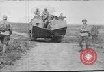 Standbild französischen Saint-Chamond Tank Frankreich, 1918, aus Sekunde 1 historischem Filmmaterial Videoclip 65675048489