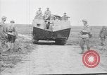 Standbild französischen Saint-Chamond Tank Frankreich, 1918, aus Sekunde 3 historischem Filmmaterial Videoclip 65675048489