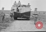 Standbild französischen Saint-Chamond Tank Frankreich, 1918, aus Sekunde 10 historischem Filmmaterial Videoclip 65675048489