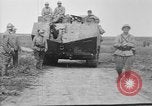 Standbild französischen Saint-Chamond Tank Frankreich, 1918, aus Sekunde 11 historischem Filmmaterial Videoclip 65675048489