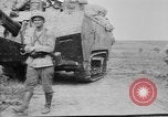 Standbild französischen Saint-Chamond Tank Frankreich, 1918, aus Sekunde 22 historischem Filmmaterial Videoclip 65675048489
