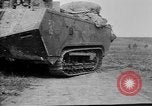 Standbild französischen Saint-Chamond Tank Frankreich, 1918, aus Sekunde 25 historischem Filmmaterial Videoclip 65675048489