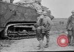 Standbild französischen Saint-Chamond Tank Frankreich, 1918, aus Sekunde 33 historischem Filmmaterial Videoclip 65675048489