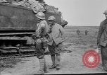 Standbild französischen Saint-Chamond Tank Frankreich, 1918, aus Sekunde 36 historischem Filmmaterial Videoclip 65675048489