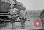 Standbild französischen Saint-Chamond Tank Frankreich, 1918, aus Sekunde 37 historischem Filmmaterial Videoclip 65675048489