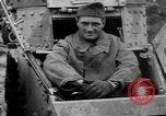 Standbild französischen Saint-Chamond Tank Frankreich, 1918, aus Sekunde 52 historischem Filmmaterial Videoclip 65675048489