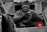 Standbild französischen Saint-Chamond Tank Frankreich, 1918, aus Sekunde 56 historischem Filmmaterial Videoclip 65675048489