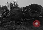 Standbild zerstörten deutschen britischen und französischen Tanks Frankreich, 1918, aus Sekunde 27 historischem Filmmaterial Videoclip 65675048491