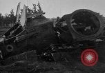 Standbild zerstörten deutschen britischen und französischen Tanks Frankreich, 1918, aus Sekunde 30 historischem Filmmaterial Videoclip 65675048491