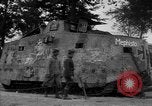 Standbild zerstörten deutschen britischen und französischen Tanks Frankreich, 1918, aus Sekunde 37 historischem Filmmaterial Videoclip 65675048491