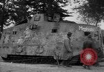 Standbild zerstörten deutschen britischen und französischen Tanks Frankreich, 1918, aus Sekunde 41 historischem Filmmaterial Videoclip 65675048491