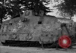 Standbild zerstörten deutschen britischen und französischen Tanks Frankreich, 1918, aus Sekunde 43 historischem Filmmaterial Videoclip 65675048491