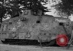 Standbild zerstörten deutschen britischen und französischen Tanks Frankreich, 1918, aus Sekunde 46 historischem Filmmaterial Videoclip 65675048491