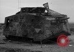 Standbild zerstörten deutschen britischen und französischen Tanks Frankreich, 1918, aus Sekunde 52 historischem Filmmaterial Videoclip 65675048491
