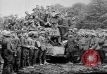 Standbild US Soldaten Frankreich, 1918, aus Sekunde 3 historischem Filmmaterial Videoclip 65675048492