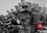 Standbild US Soldaten Frankreich, 1918, aus Sekunde 10 historischem Filmmaterial Videoclip 65675048492