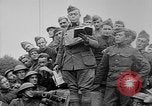 Standbild US Soldaten Frankreich, 1918, aus Sekunde 11 historischem Filmmaterial Videoclip 65675048492
