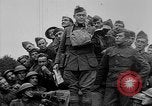 Standbild US Soldaten Frankreich, 1918, aus Sekunde 15 historischem Filmmaterial Videoclip 65675048492