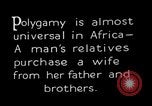 Standbild Praxis der Polygamie Afrika, 1931, aus Sekunde 9 historischem Filmmaterial Videoclip 65675048508