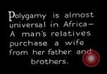 Standbild Praxis der Polygamie Afrika, 1931, aus Sekunde 10 historischem Filmmaterial Videoclip 65675048508