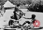 Standbild Praxis der Polygamie Afrika, 1931, aus Sekunde 17 historischem Filmmaterial Videoclip 65675048508