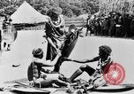 Standbild Praxis der Polygamie Afrika, 1931, aus Sekunde 18 historischem Filmmaterial Videoclip 65675048508