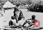 Standbild Praxis der Polygamie Afrika, 1931, aus Sekunde 23 historischem Filmmaterial Videoclip 65675048508