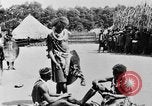 Standbild Praxis der Polygamie Afrika, 1931, aus Sekunde 27 historischem Filmmaterial Videoclip 65675048508
