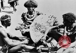 Standbild Praxis der Polygamie Afrika, 1931, aus Sekunde 34 historischem Filmmaterial Videoclip 65675048508