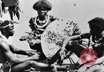 Standbild Praxis der Polygamie Afrika, 1931, aus Sekunde 37 historischem Filmmaterial Videoclip 65675048508