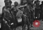 Standbild afrikanischen Stammesangehörige Zentralafrika, 1931, aus Sekunde 54 historischem Filmmaterial Videoclip 65675048512