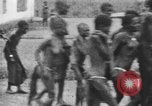 Standbild afrikanischen Stammesangehörige Zentralafrika, 1931, aus Sekunde 58 historischem Filmmaterial Videoclip 65675048512