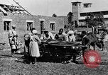Standbild afrikanischen Stammesangehörige Zentralafrika, 1931, aus Sekunde 59 historischem Filmmaterial Videoclip 65675048514