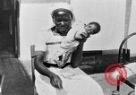 Standbild afrikanischen Babys Zentralafrika, 1931, aus Sekunde 22 historischem Filmmaterial Videoclip 65675048515