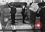 Immagine di Assemblaggio di un piano United States USA, 1917, secondo 44 filmato di repertorio 65675048529