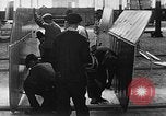Immagine di Assemblaggio di un piano United States USA, 1917, secondo 57 filmato di repertorio 65675048529