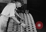 Immagine di Assemblaggio di un piano United States USA, 1917, secondo 36 filmato di repertorio 65675048530